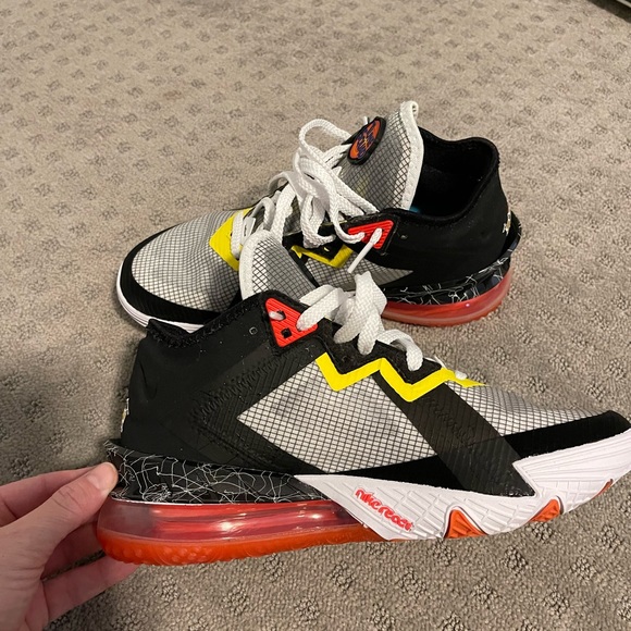 Space Jam x Lebron 18 low Sylvester x tweety - Picture 8 of 10